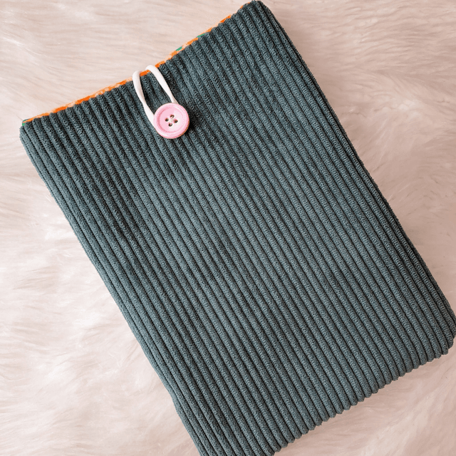 Pochette à livre de poche